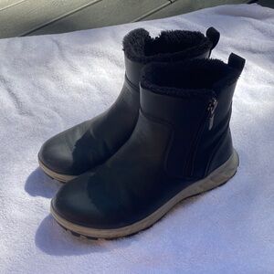 Black Kombu Ankle Boots with Fur Lining